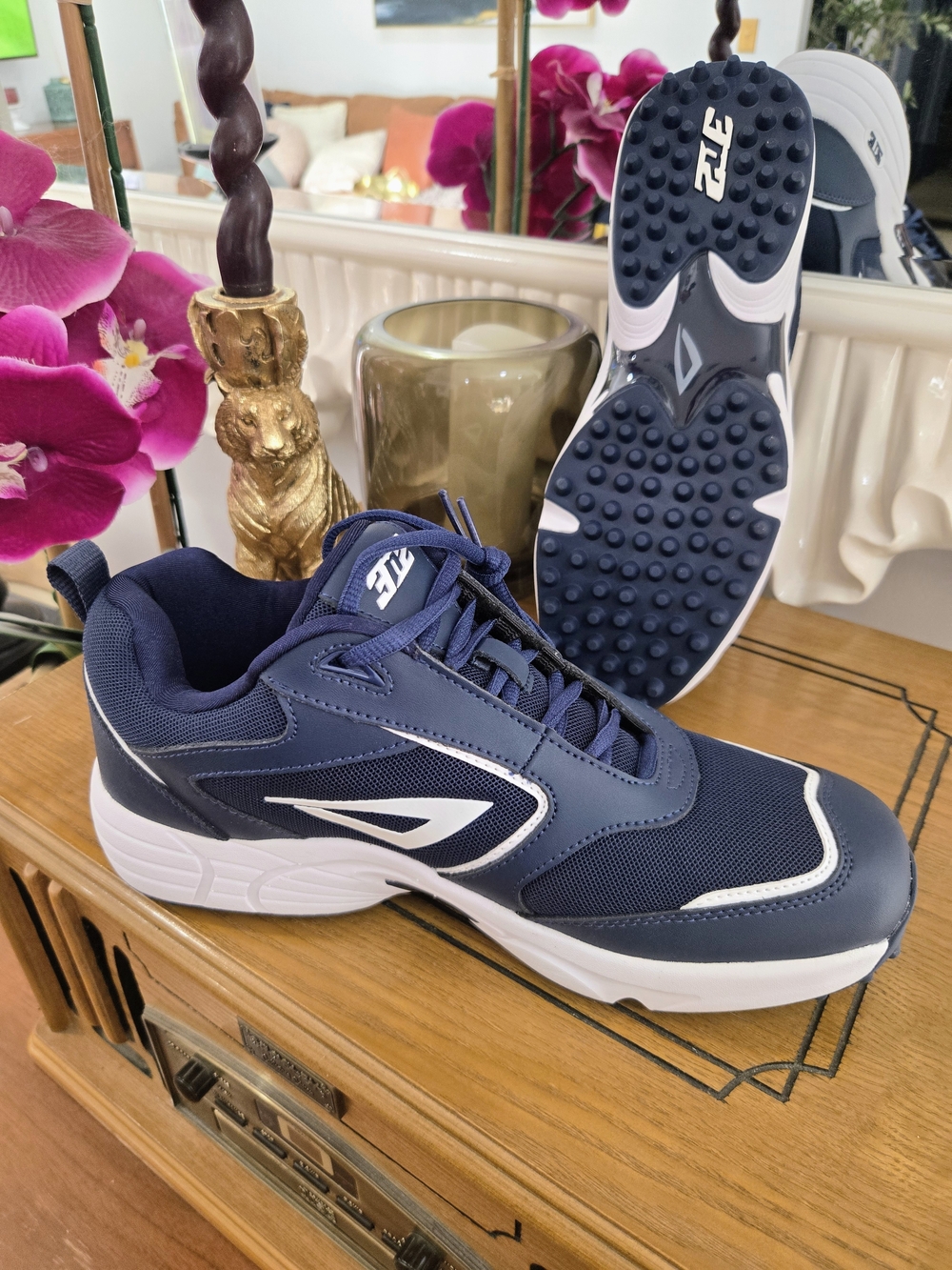 3N2 Mofo Turf Trainer - Men's Size 8.5 (Navy/White)